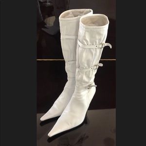 Gently used chic boots